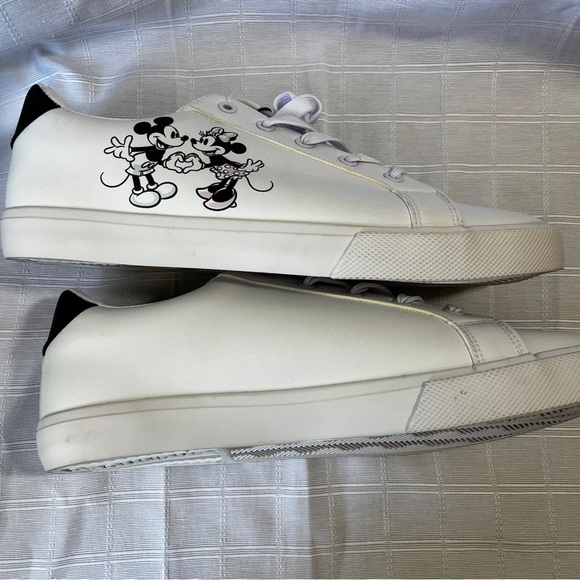 Disney Mickey and Minnie White Sneakers NWOT Women's Size 11 - Picture 7 of 14